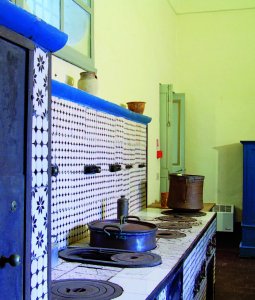 Lucugnano (Lecce): Altri interni di Casa Comi, sobri ed essenziali nello stile in voga nel primo Novecento. - Nello Wrona