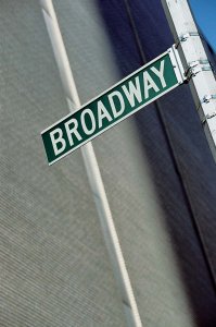 Broadway,la “strada larga’ di New York, una delle direttrici più famose della Grande Mela. - ICP, Milano