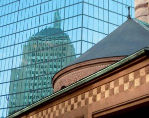 Boston:In primo piano,in un gioco di specchi,
un particolare della Trinity Church. - Dario Carrozzini