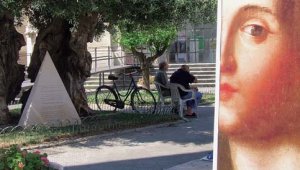 Due pensionati in Piazza Sant’Oronzo,a Lecce. - Nello Wrona