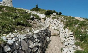 Una trincea sulle Dolomiti, nei pressi delle 5 Torri, uno dei musei all’aperto della Prima guerra mondiale. - Vito Primiceri