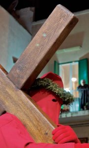 Un momento
dell’Urnia, la processione dei Misteri della Settimana Santa gallipolina. - Angelo Mangione
